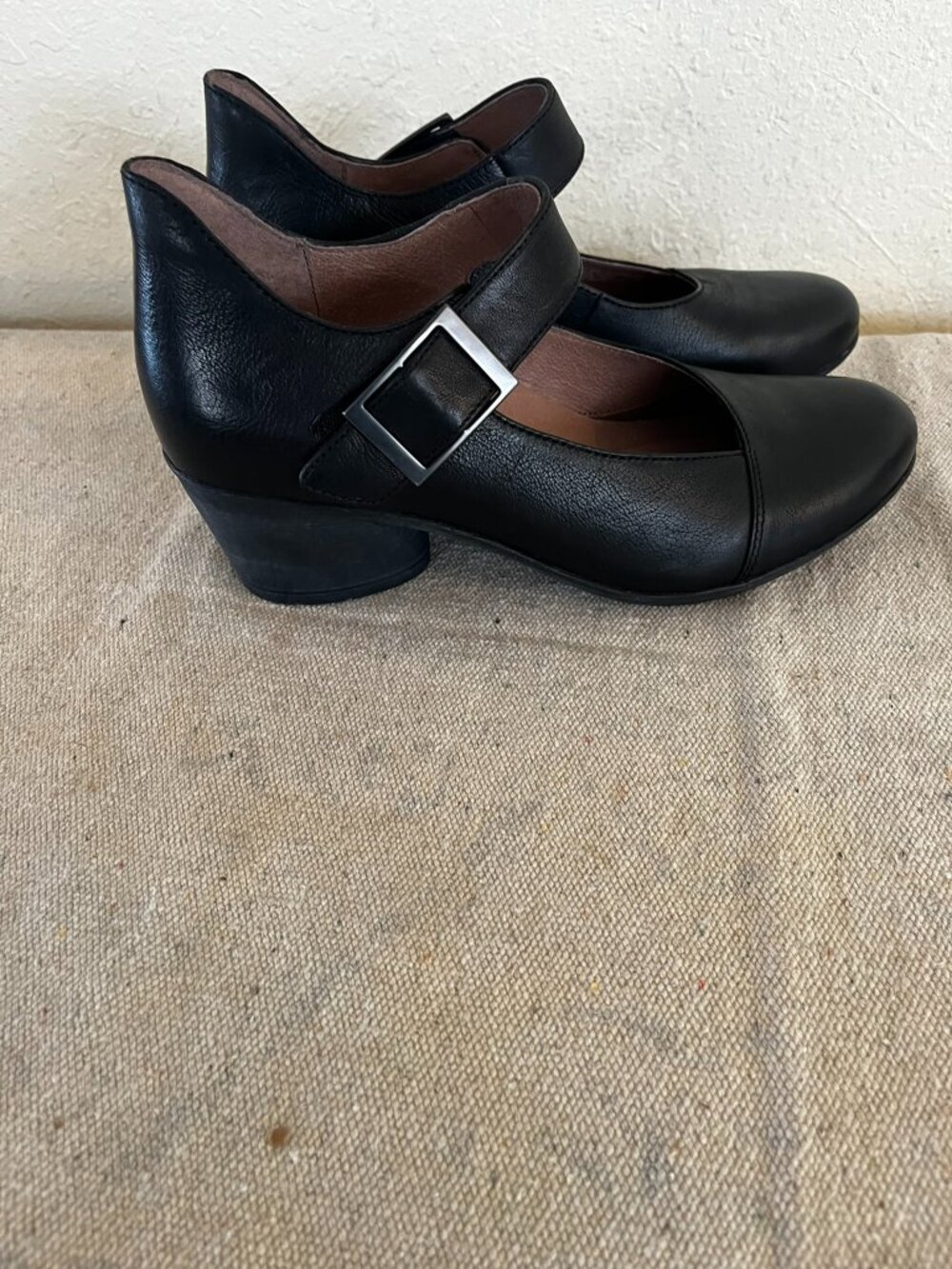 Dansko Woman Black Leather Roxanne Mary-Jane Heel Buckle Mules/Clogs Sz 8.5 - 9